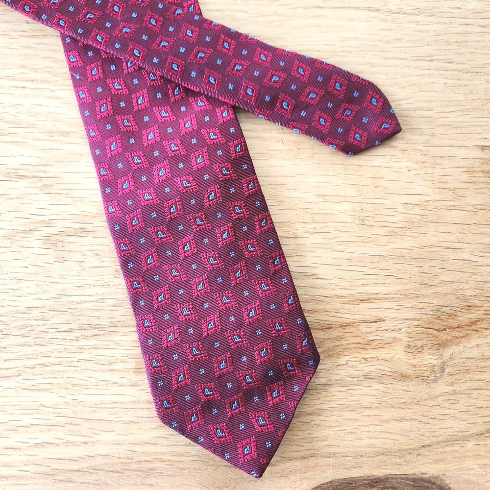 Vintage Brooks Brothers Makers and Merchants Red Patterned Necktie Paisley Tie‎